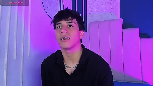 Snapshot of Allex_Cano chatting on 11/12/25, 03:40 Allex Cano online show from 11/12/25, 03:40