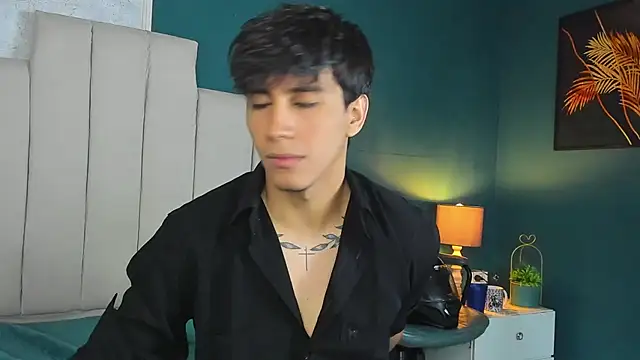 Snapshot of Allex_Cano chatting on 11/18/25, 11:03 Allex Cano online show from 11/18/25, 11:03