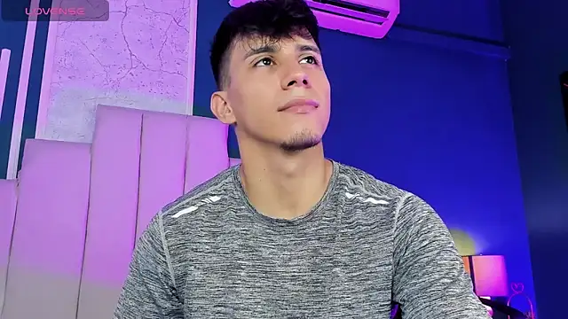 Snapshot of Allex_Cano chatting on 11/27/25, 10:12 Allex Cano online show from 11/27/25, 10:12