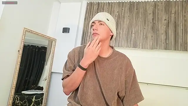 aron and paula online show from 09/22/25, 02:24