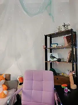 Elise Nyx online show from 04/22/26, 01:12