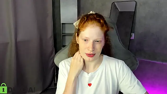 Sandra Wi1son online show from 09/18/25, 01:40