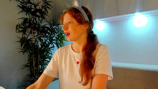 Sandra Wi1son online show from 11/17/25, 01:33