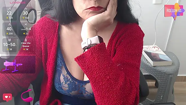 Snapshot of Sexyqueen_mature_ chatting on 10/14/25, 05:03 Sexyqueen mature online show from 10/14/25, 05:03
