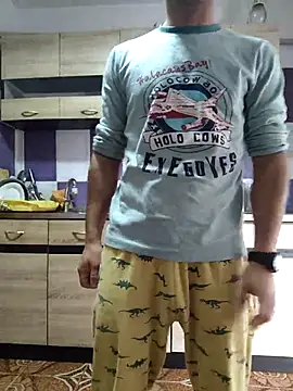 Snapshot of andreiiiii2025 chatting on 03/18/25, 07:19 andreiiiii2025 online show from 03/18/25, 07:19