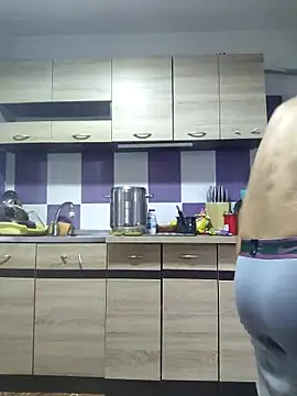 Snapshot of andreiiiii2025 chatting on 09/18/25, 12:29 andreiiiii2025 online show from 09/18/25, 12:29