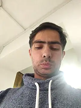 Snapshot of andreiiiii2025 chatting on 10/06/25, 08:45 andreiiiii2025 online show from 10/06/25, 08:45