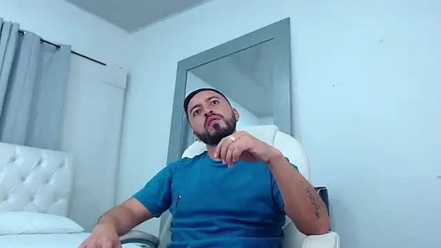 Snapshot of sebastian_colle chatting on 02/19/25, 12:11 sebastian colle online show from 02/19/25, 12:11