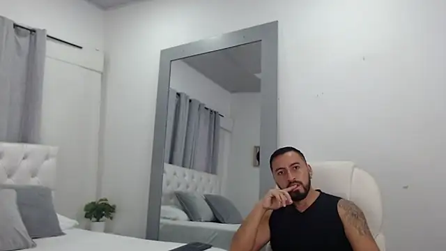 Snapshot of sebastian_colle chatting on 02/20/25, 12:04 sebastian colle online show from 02/20/25, 12:04