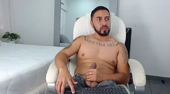 Snapshot of sebastian_colle chatting on 02/28/25, 03:15 sebastian colle online show from 02/28/25, 03:15