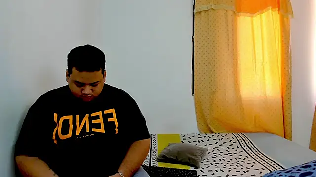 MICHAEL AND SHARON online show from 02/05/26, 06:56