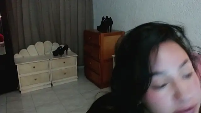 Snapshot of EngelCristaly chatting on 02/06/26, 07:23 EngelCristaly online show from 02/06/26, 07:23