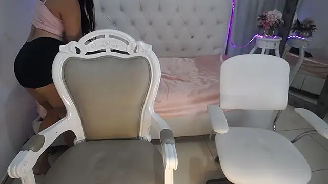 Snapshot of katty_And_alex chatting on 02/20/25, 07:19 katty And alex online show from 02/20/25, 07:19