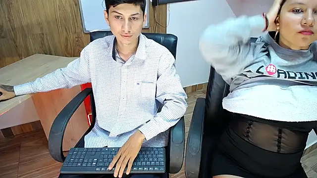 Snapshot of katty_And_alex chatting on 02/25/25, 06:53 katty And alex online show from 02/25/25, 06:53