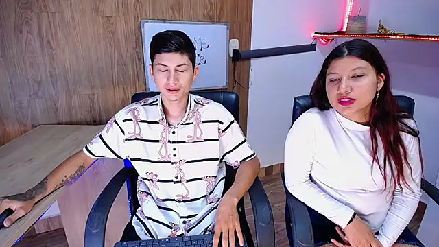 Snapshot of katty_And_alex chatting on 02/26/25, 11:41 katty And alex online show from 02/26/25, 11:41