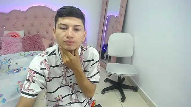 Snapshot of katty_And_alex chatting on 03/10/25, 12:15 katty And alex online show from 03/10/25, 12:15