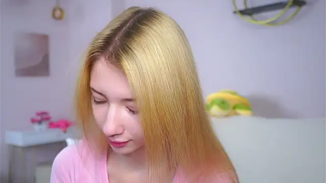 SunnivaCovil online show from 02/12/26, 02:34