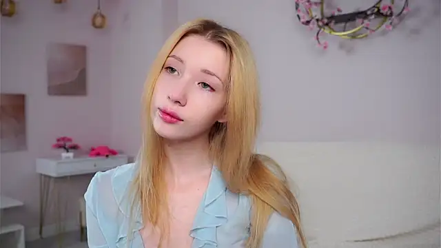 SunnivaCovil online show from 03/04/26, 03:07