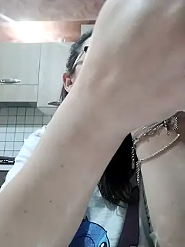 Dolcecurvy online show from 10/25/25, 10:04