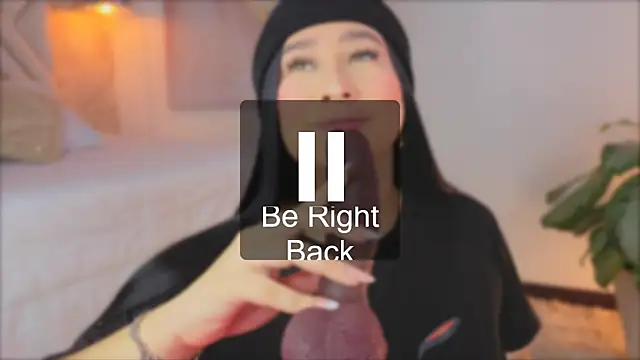 Snapshot of Leaa_Cox chatting on 03/22/25, 03:41 Leaa Cox online show from 03/22/25, 03:41