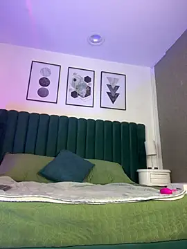 Snapshot of Tyla_Ks chatting on 02/28/25, 07:25 Tyla Ks online show from 02/28/25, 07:25