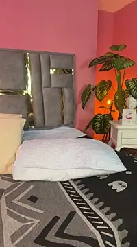 Snapshot of Tyla_Ks chatting on 03/14/25, 01:48 Tyla Ks online show from 03/14/25, 01:48