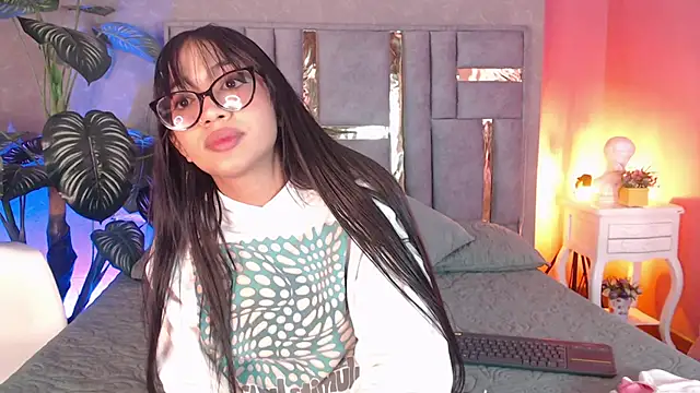 Snapshot of Tyla_Ks chatting on 09/18/25, 07:49 Tyla Ks online show from 09/18/25, 07:49