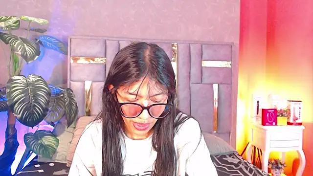 Snapshot of Tyla_Ks chatting on 09/24/25, 07:39 Tyla Ks online show from 09/24/25, 07:39