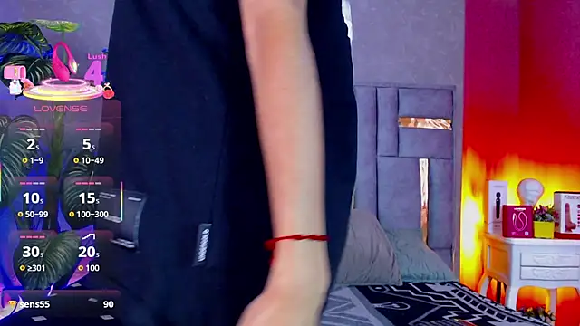 Snapshot of Tyla_Ks chatting on 10/06/25, 07:44 Tyla Ks online show from 10/06/25, 07:44