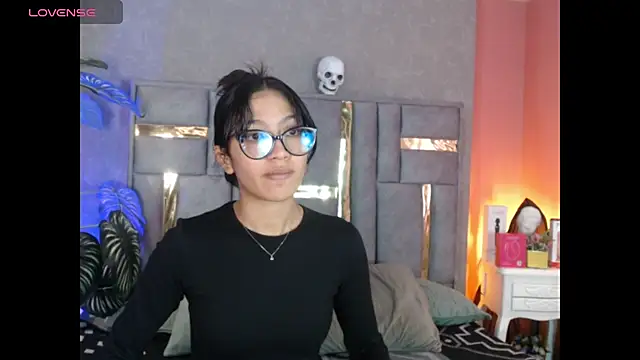 Snapshot of Tyla_Ks chatting on 10/11/25, 07:34 Tyla Ks online show from 10/11/25, 07:34