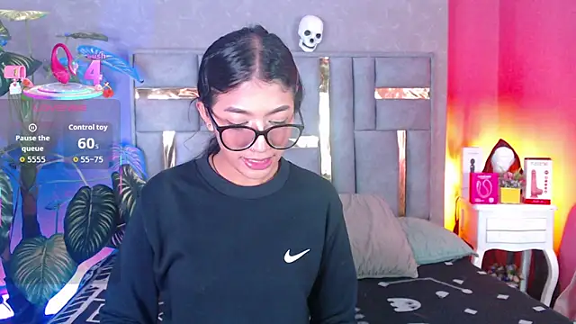 Snapshot of Tyla_Ks chatting on 10/15/25, 07:36 Tyla Ks online show from 10/15/25, 07:36