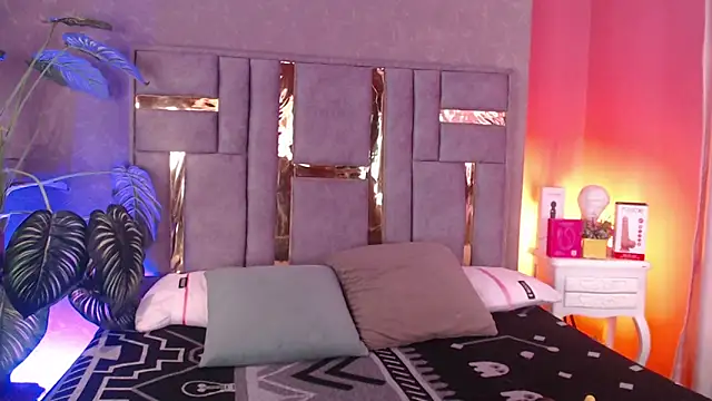 Snapshot of Tyla_Ks chatting on 10/30/25, 07:36 Tyla Ks online show from 10/30/25, 07:36