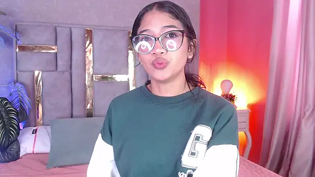 Snapshot of Tyla_Ks chatting on 11/04/25, 07:35 Tyla Ks online show from 11/04/25, 07:35