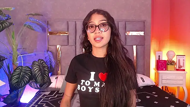 Snapshot of Tyla_Ks chatting on 11/05/25, 07:36 Tyla Ks online show from 11/05/25, 07:36