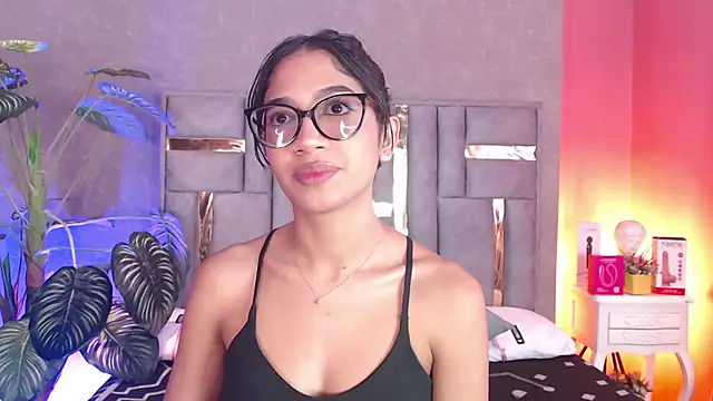 Snapshot of Tyla_Ks chatting on 11/14/25, 07:34 Tyla Ks online show from 11/14/25, 07:34