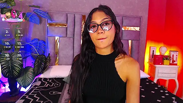 Snapshot of Tyla_Ks chatting on 12/03/25, 07:45 Tyla Ks online show from 12/03/25, 07:45