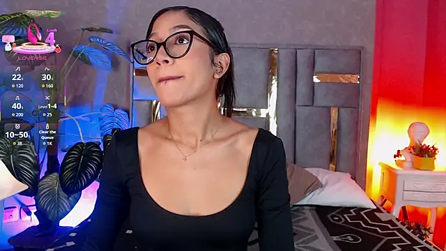 Snapshot of Tyla_Ks chatting on 12/05/25, 07:43 Tyla Ks online show from 12/05/25, 07:43