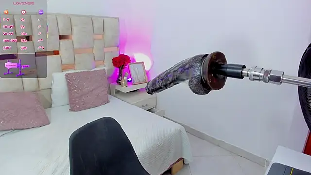 cutie sarax1 online show from 09/28/25, 12:21