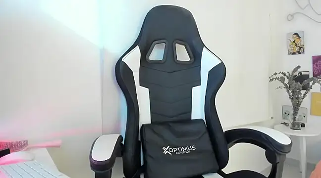 agaataa  online show from 03/21/25, 01:13