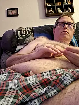 Snapshot of Smallone327 chatting on 02/22/25, 05:02 Smallone327 online show from 02/22/25, 05:02