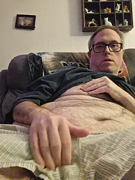 Snapshot of Smallone327 chatting on 11/08/25, 06:35 Smallone327 online show from 11/08/25, 06:35