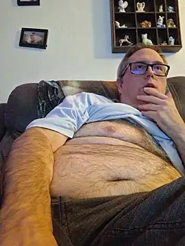 Snapshot of Smallone327 chatting on 11/17/25, 03:45 Smallone327 online show from 11/17/25, 03:45