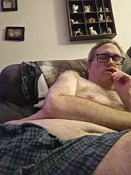 Snapshot of Smallone327 chatting on 11/22/25, 06:12 Smallone327 online show from 11/22/25, 06:12