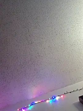 Snapshot of Smallone327 chatting on 12/14/25, 04:40 Smallone327 online show from 12/14/25, 04:40