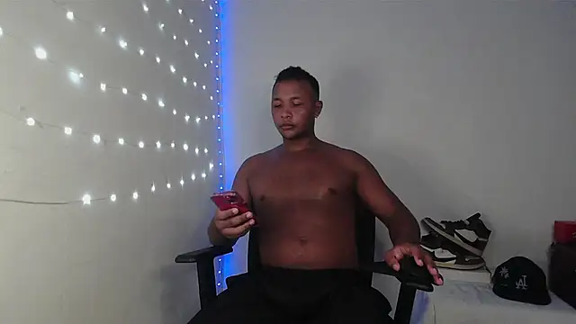 Snapshot of Gooss_cum chatting on 09/24/25, 01:42 Gooss cum online show from 09/24/25, 01:42