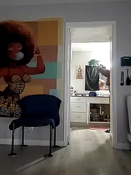 Queenanitadix online show from 11/25/25, 05:57