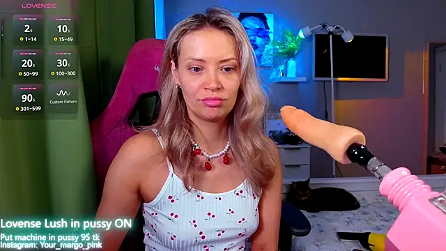 Snapshot of Margony chatting on 11/30/25, 03:54 Margony online show from 11/30/25, 03:54