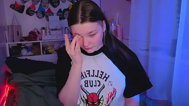 milliedoll online show from 12/19/25, 03:02