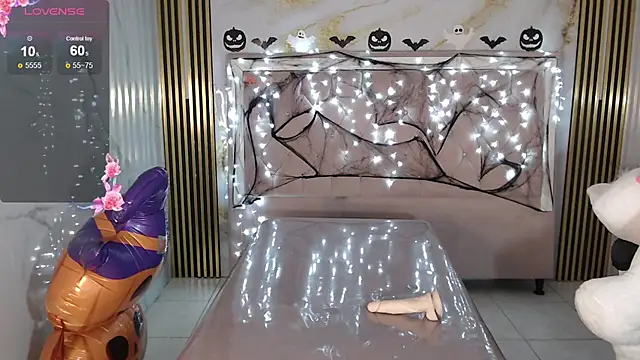 lili conor s online show from 10/05/25, 08:34