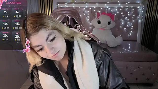 lili conor s online show from 11/05/25, 03:17